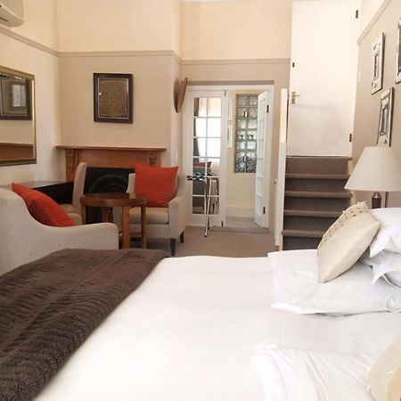 Liberty Lodge Guest House Kaapstad Buitenkant foto