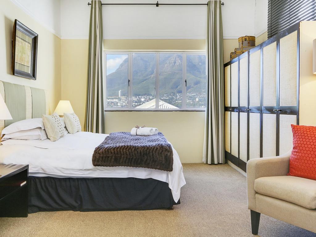 Liberty Lodge Guest House Kaapstad Buitenkant foto